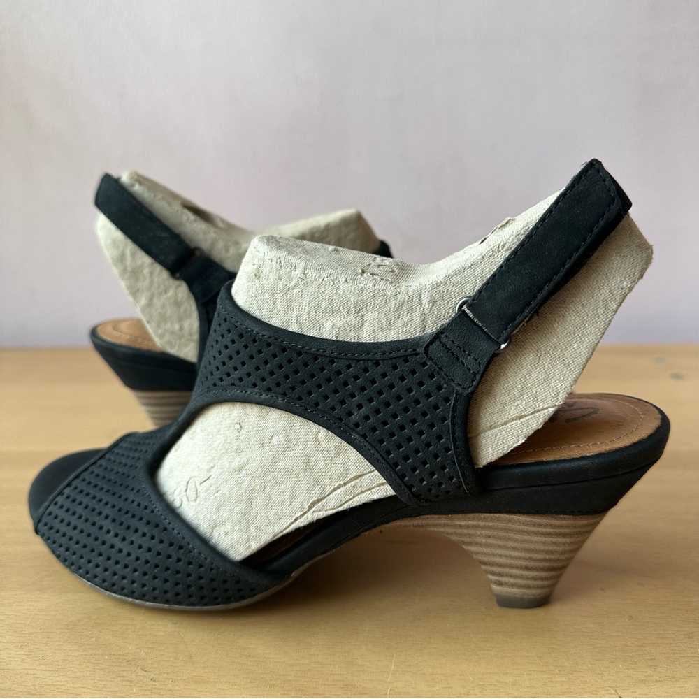 Brand New in Box Women's Clarks Evant Julie Black Sandals
